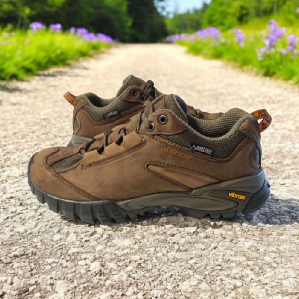Vasque Mantra 2.0 Gore-Tex Outdoor Hiking Walking Shoe Women’s 8.5M